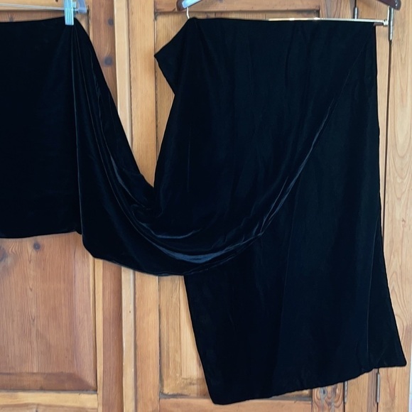 BLACK ALEXANDRA LUXURY VELVET STOLE LA JOLLA, CALIFORNIA - Picture 8 of 15